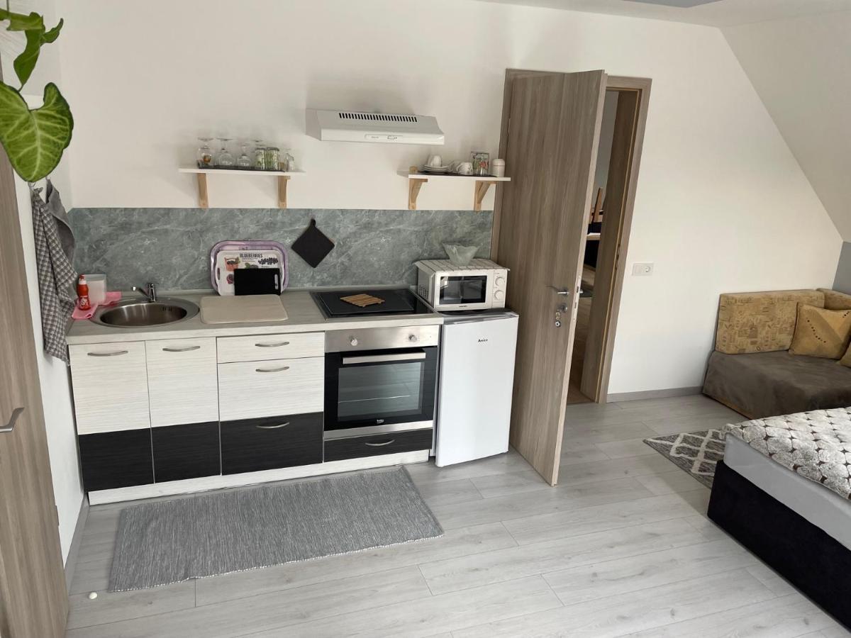 Jasmin Apartment House Вонярцвашхедь Экстерьер фото