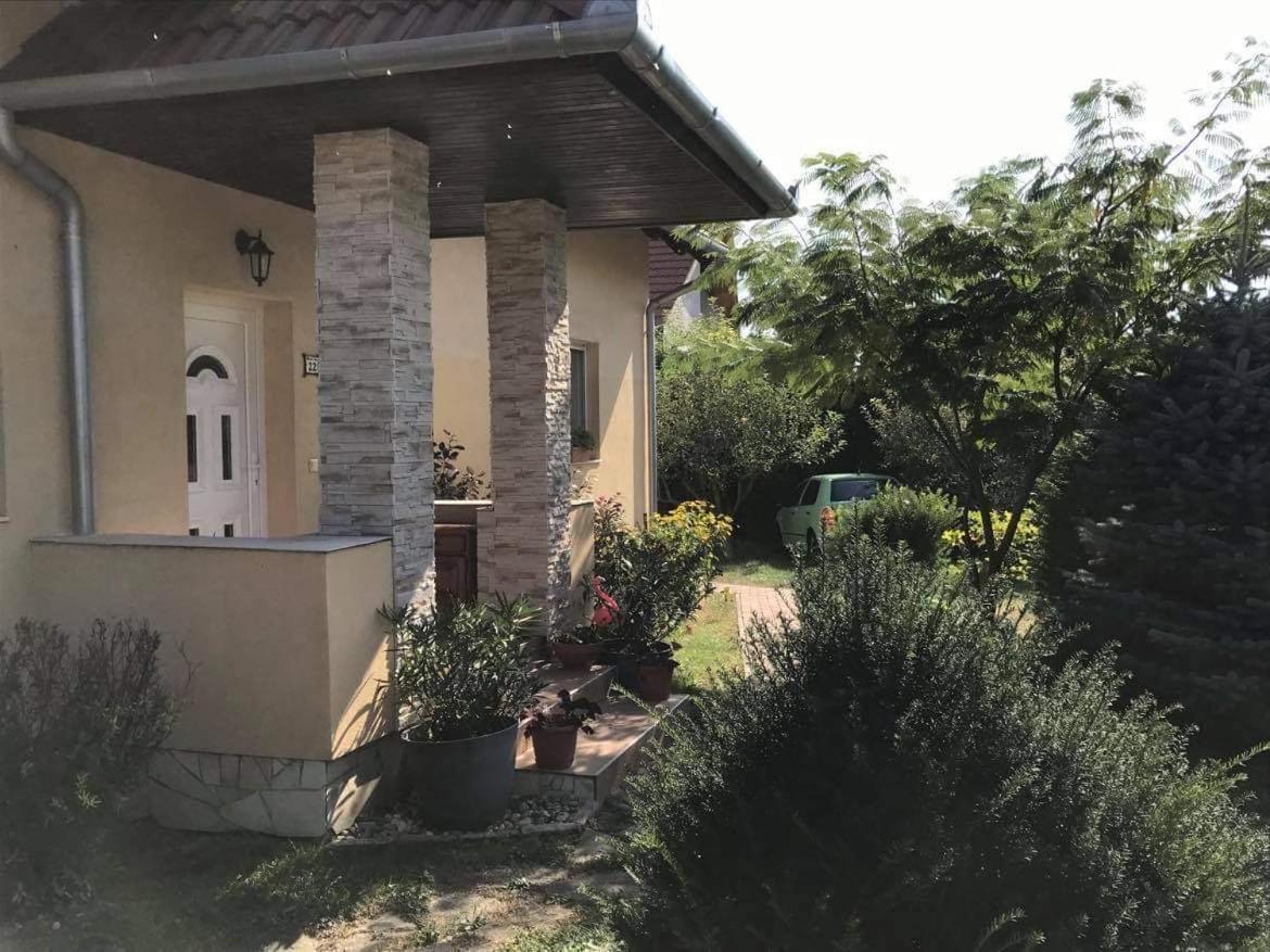 Jasmin Apartment House Вонярцвашхедь Экстерьер фото